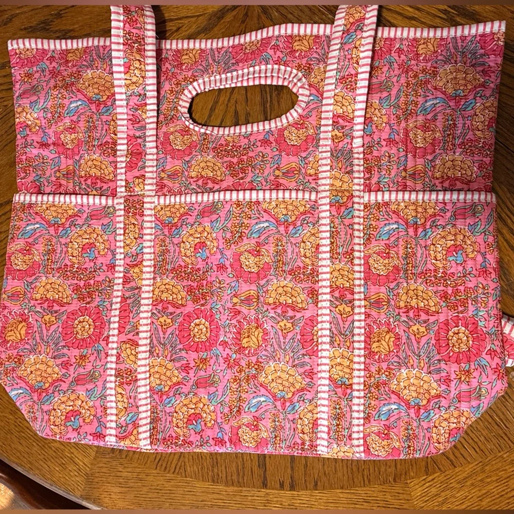 Pink Lily Quilted Tote, Pink, NIB - Picture 8 of 8